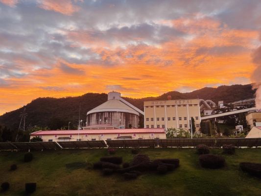 盈江允罕：岑欣俊，作品名：晚霞映照的畫卷_副本