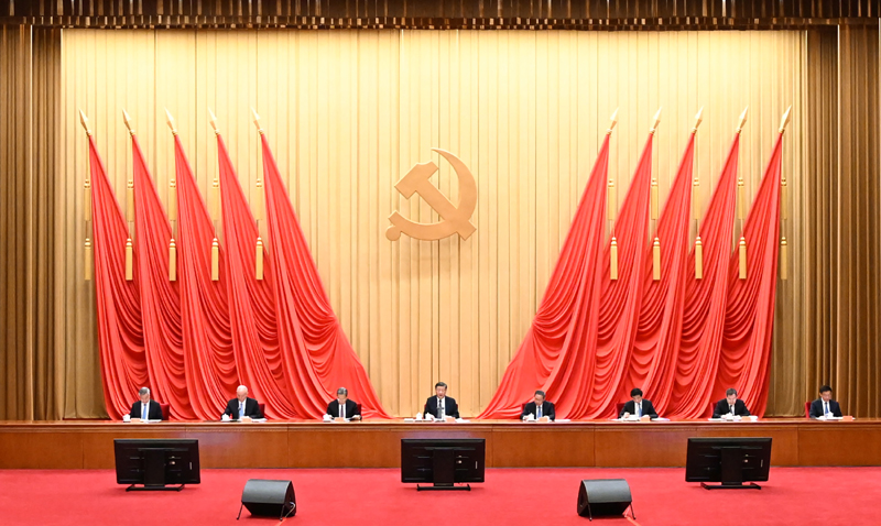4月3日，學(xué)習(xí)貫徹習(xí)近平新時代中國特色社會主義思想主題教育工作會議在北京召開。中共中央總書記、國家主席、中央軍委主席習(xí)近平出席會議并發(fā)表重要講話。李強(qiáng)、趙樂際、王滬寧、蔡奇、丁薛祥、李希、韓正出席會議。